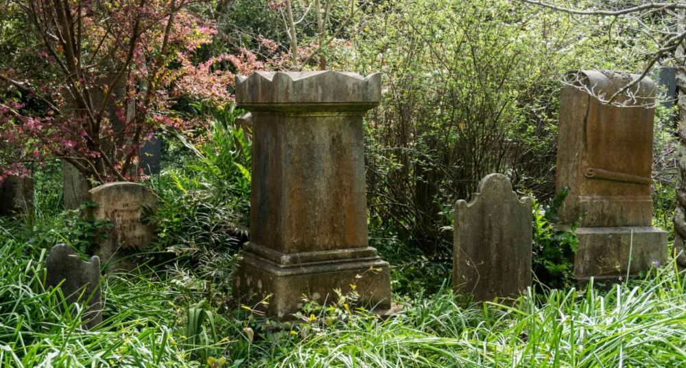 Cemetery of the Unitarian Church, Charleston, SC © 2016 Patty Hankins