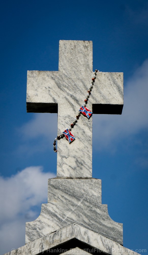 Grave at Metairie Cemetery, New Orleans © 2016 Patty Hankins