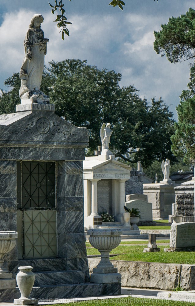 Grave at Metairie Cemetery, New Orleans © 2016 Patty Hankins