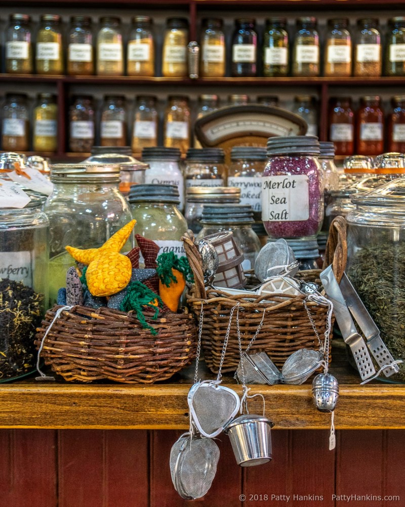 The Herb Shop, Central Market, Lancaster, Pennsylvania © 2018 Patty Hankins